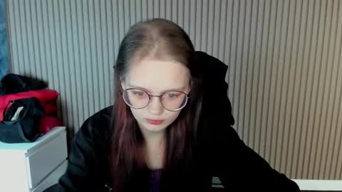 Snapshot of shy_elina01 chatting on 10.07.25 shy_elina01 online show from 10.07.25