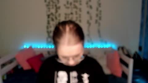 Snapshot of shy_elina01 chatting on 10.12.25 shy_elina01 online show from 10.12.25