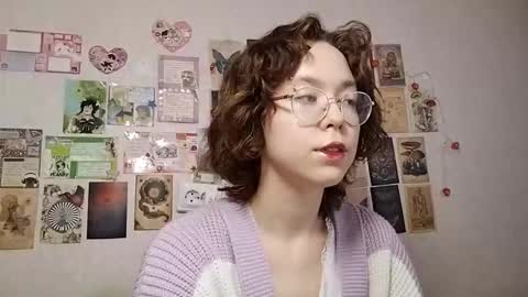 Snapshot of shy_kiss_twinkle_bloop chatting on 09.16.25 Milena online show from 09.16.25