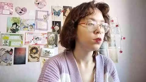 Snapshot of shy_kiss_twinkle_bloop chatting on 09.17.25 Milena online show from 09.17.25