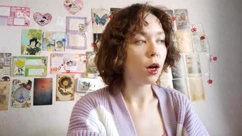 Snapshot of shy_kiss_twinkle_bloop chatting on 09.19.25 Milena online show from 09.19.25