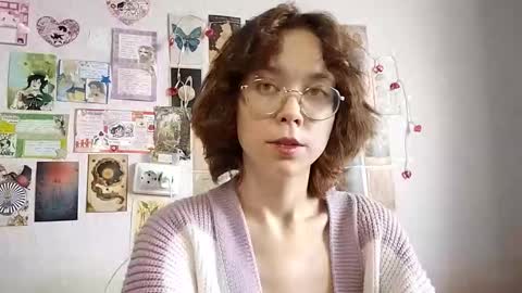 Snapshot of shy_kiss_twinkle_bloop chatting on 09.20.25 Milena online show from 09.20.25