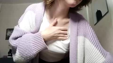 Snapshot of shy_kiss_twinkle_bloop chatting on 09.24.25 Milena online show from 09.24.25