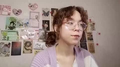 Snapshot of shy_kiss_twinkle_bloop chatting on 09.29.25 Milena online show from 09.29.25