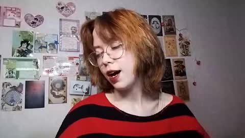 Snapshot of shy_kiss_twinkle_bloop chatting on 10.10.25 Milena online show from 10.10.25