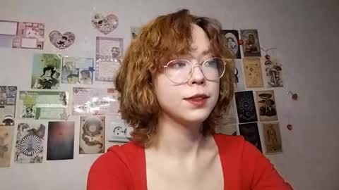 Snapshot of shy_kiss_twinkle_bloop chatting on 10.20.25 Milena online show from 10.20.25