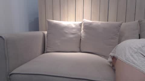 shy_schoolgirl_ online show from 02.09.25