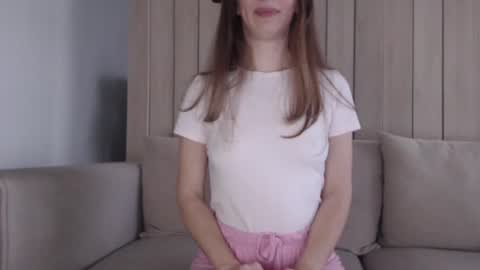 shy_schoolgirl_ online show from 03.05.25