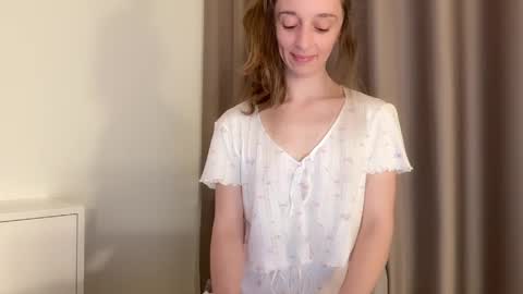shy_schoolgirl_ online show from 05.07.26