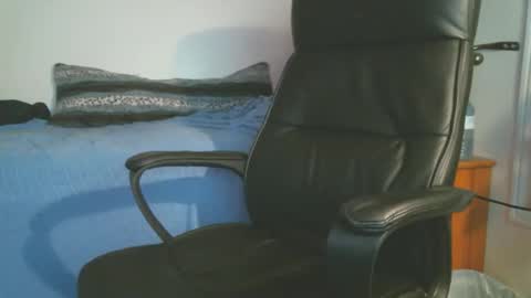 shyboyhugecum2020 online show from 10.13.25