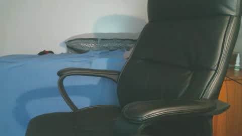 shyboyhugecum2020 online show from 04.06.26