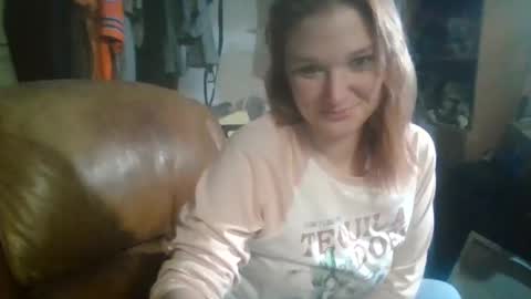 Snapshot of shyesiren chatting on 11.18.25 shyesiren online show from 11.18.25