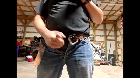 Snapshot of shyguycurious5 chatting on 10.09.25 shyguycurious5 online show from 10.09.25