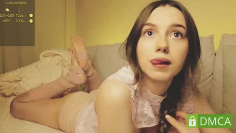 Snapshot of shypeachmaru chatting on 04.29.26 Mary online show from 04.29.26