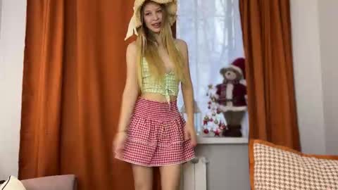 Aurora online show from 12.15.25