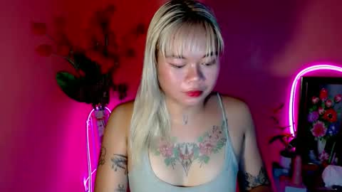 Snapshot of shytypegirl_uwuwxx69 chatting on 09.11.25 via online show from 09.11.25
