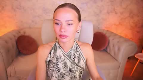 Snapshot of shyysiren chatting on 09.21.25 shyysiren online show from 09.21.25