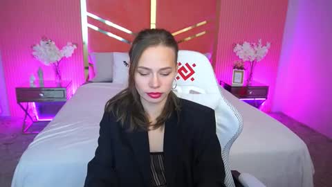 Snapshot of shyysiren chatting on 10.01.25 shyysiren online show from 10.01.25