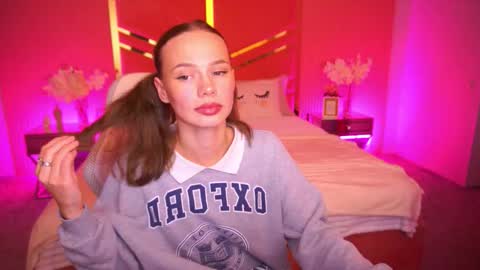 Snapshot of shyysiren chatting on 10.07.25 shyysiren online show from 10.07.25