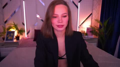 shyysiren online show from 12.17.25