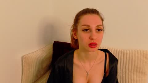 Snapshot of sia_a chatting on 10.21.25 Anastasia online show from 10.21.25