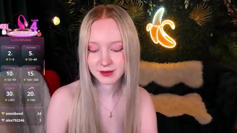 Snapshot of sia_hart chatting on 03.05.26 Sia online show from 03.05.26