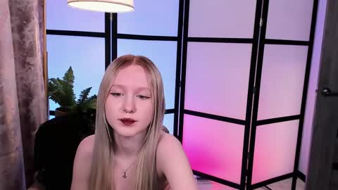Snapshot of sia_hart chatting on 03.27.26 Sia online show from 03.27.26