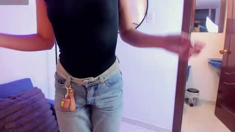 Snapshot of sia_roose chatting on 11.04.25 Sia online show from 11.04.25