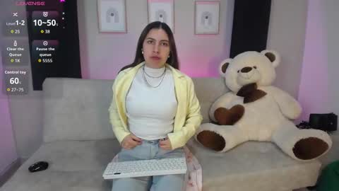 Sia online show from 11.18.25