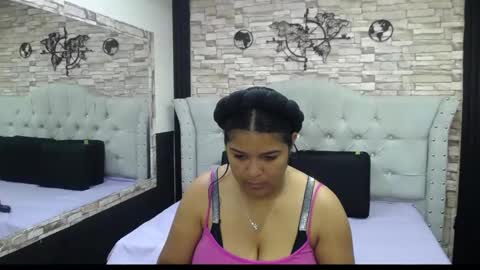 Snapshot of siacavad_sex chatting on 09.22.25 Alicia online show from 09.22.25