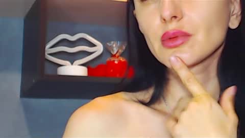Snapshot of siaconna chatting on 01.21.25 Siaconna online show from 01.21.25