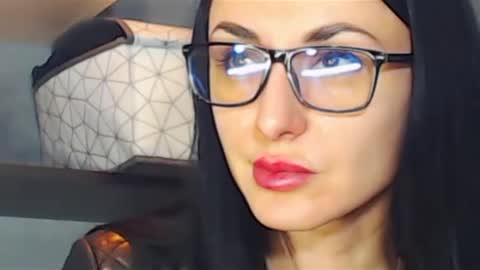 Snapshot of siaconna chatting on 02.27.25 Siaconna online show from 02.27.25