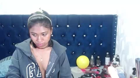 Snapshot of siarawuayuu chatting on 01.11.25 Siara online show from 01.11.25