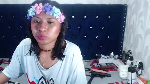 Snapshot of siarawuayuu chatting on 01.12.25 Siara online show from 01.12.25