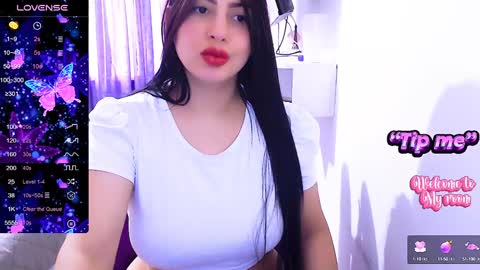 Snapshot of siddhy592 chatting on 12.16.24 sidhy online show from 12.16.24