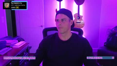 Snapshot of sidesnack chatting on 10.27.25 SideSnack online show from 10.27.25