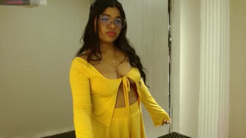 Sienna online show from 10.03.25