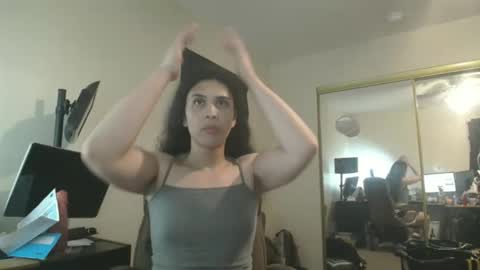 Nicole Zelaya Ferrati  Niky Ferrati online show from 11.30.25