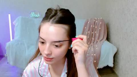 Snapshot of siennamia chatting on 05.31.26 Sienna Mia online show from 05.31.26