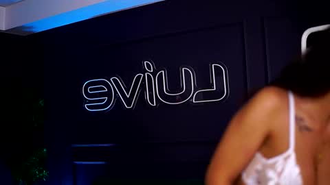 Sienna online show from 10.24.25