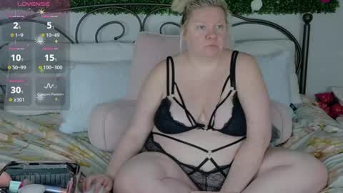 Snapshot of siennaxluxx chatting on 07.13.26 Sienna Luxx online show from 07.13.26