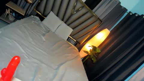 Belle online show from 09.24.25