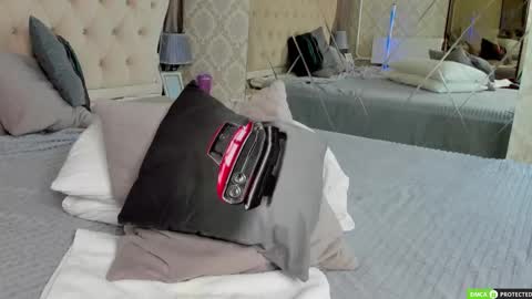 SilasCollins online show from 10.15.25