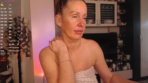 silenaa_sloussen online show from 09.15.25