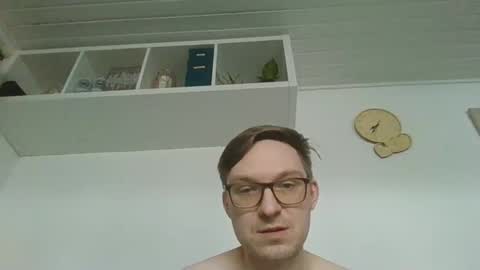 Snapshot of silent_control93 chatting on 03.08.26 silent_control93 online show from 03.08.26