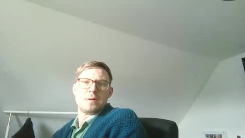 Snapshot of silent_control93 chatting on 04.01.26 silent_control93 online show from 04.01.26