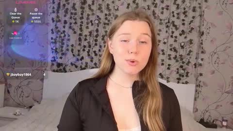 Chloe online show from 10.18.25