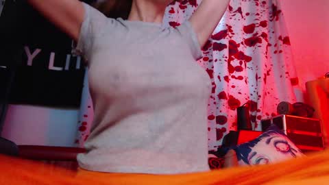 Snapshot of silentmary chatting on 10.28.25 Allmylinkssilentmary666 online show from 10.28.25