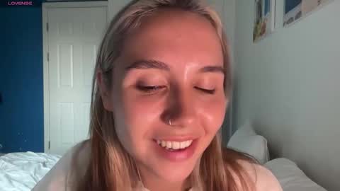 You fav Miss Si online show from 03.13.26