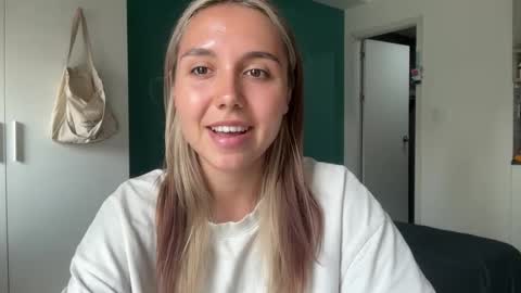 You fav Miss Si online show from 03.23.26